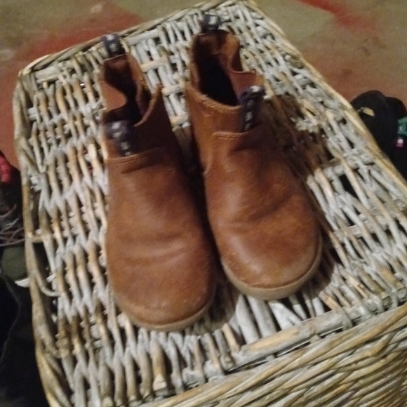 Young toddler boys zip up Boots 🥾 - Picture 1 of 4